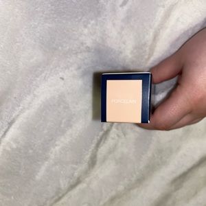 SOLD ❤️ — Tre’stique concealer in Porcelain